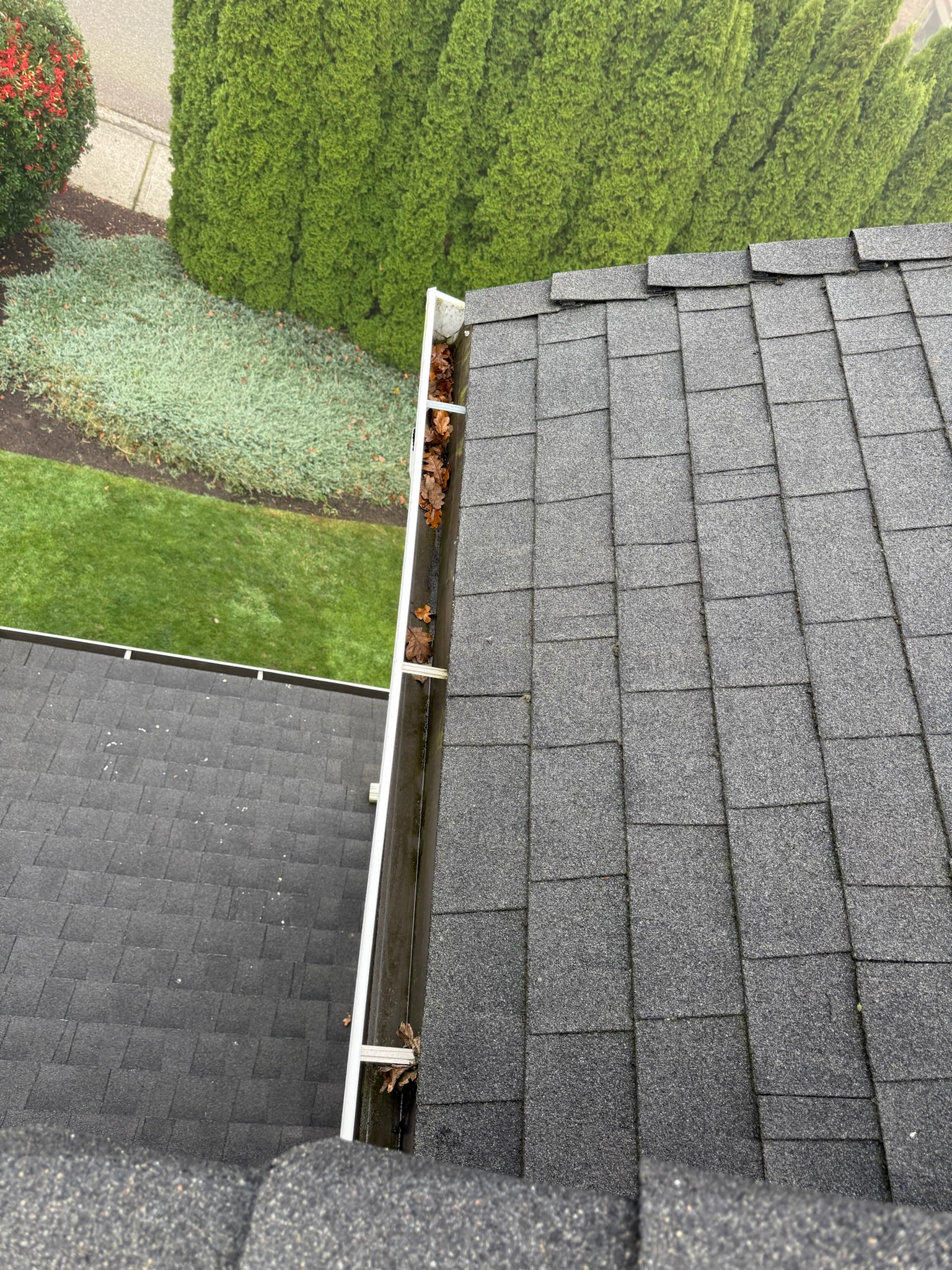 Professional Gutter Cleaning in Vancouver, WA - Alpine Roof and Gutter Cleaning